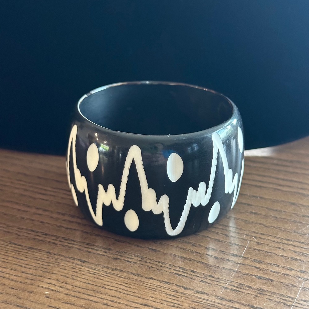 Vintage Style Black and White Abstract Resin Bangle Bracelet Wide Chunky Cuff